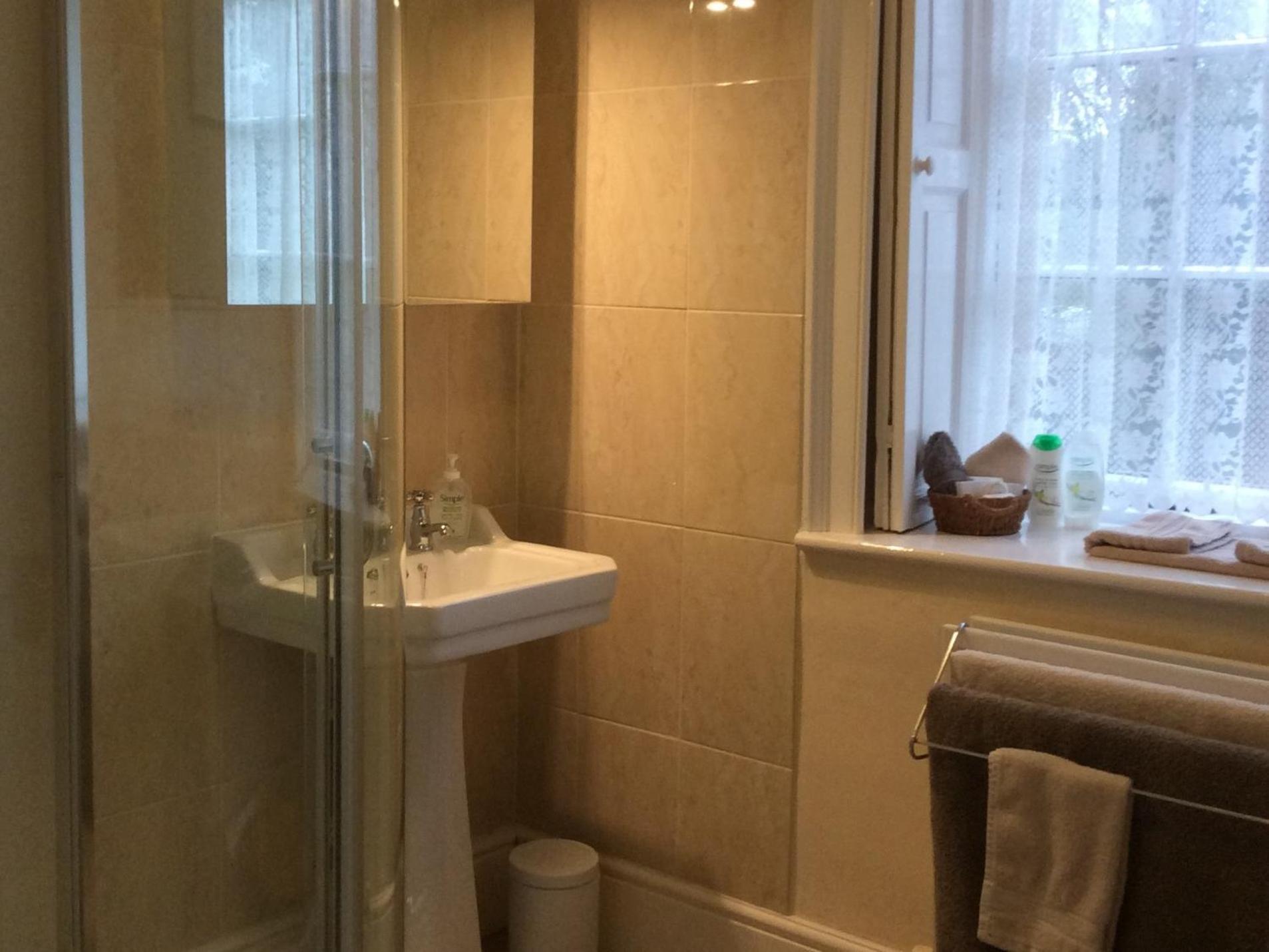 Marshwood Farm B&B And Shepherds Hut Dinton (Wiltshire) Quarto foto