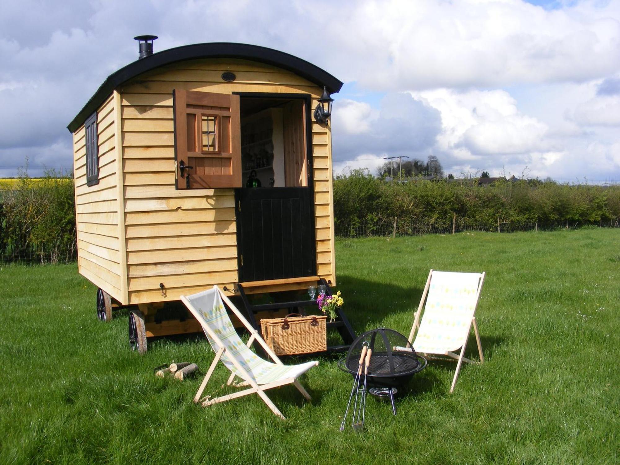 Marshwood Farm B&B And Shepherds Hut Dinton (Wiltshire) Exterior foto