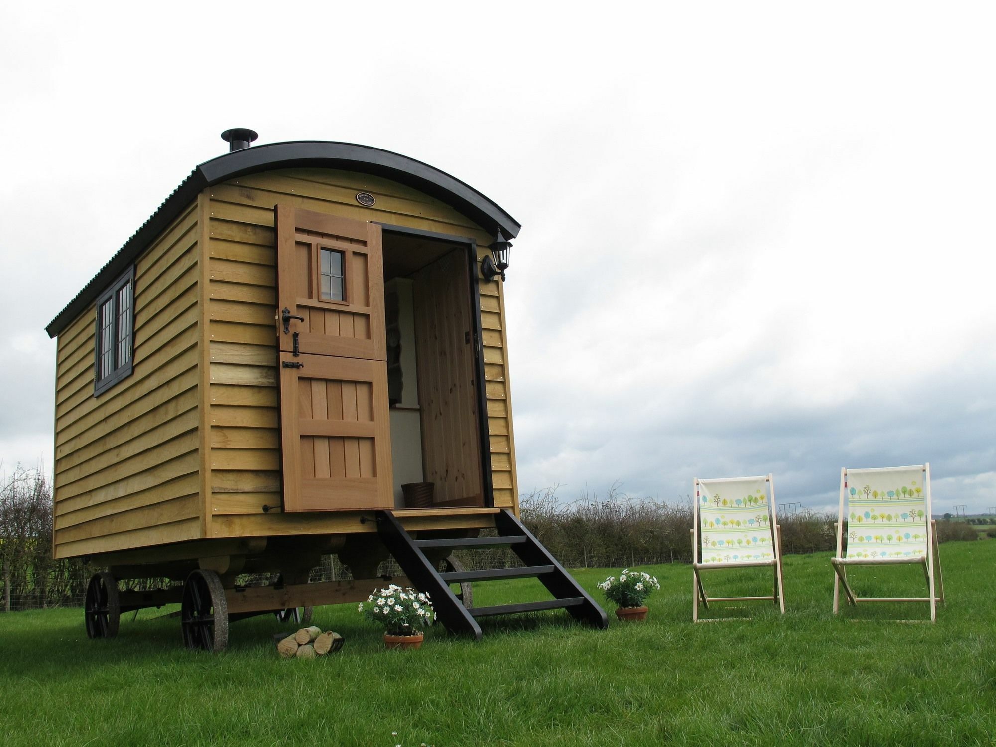 Marshwood Farm B&B And Shepherds Hut Dinton (Wiltshire) Exterior foto